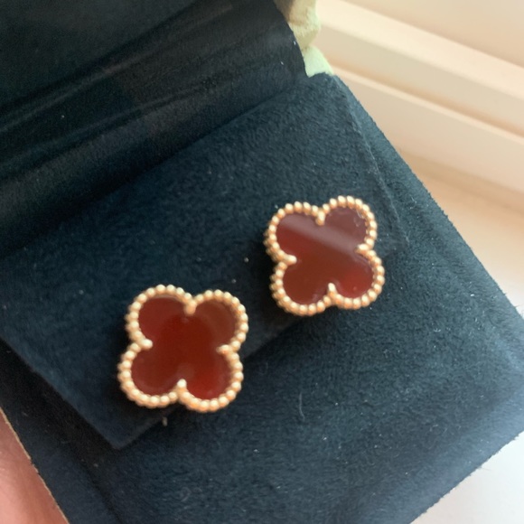 VCA Carnellian Vintage Alhambra Earrings - Picture 4 of 8